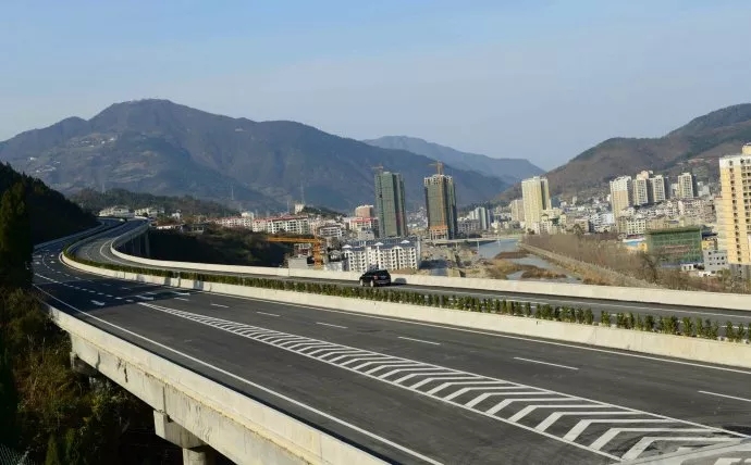 ���|���И�(bi��o)����������ٹ�·������t���ΙC(j��)��Ŀ